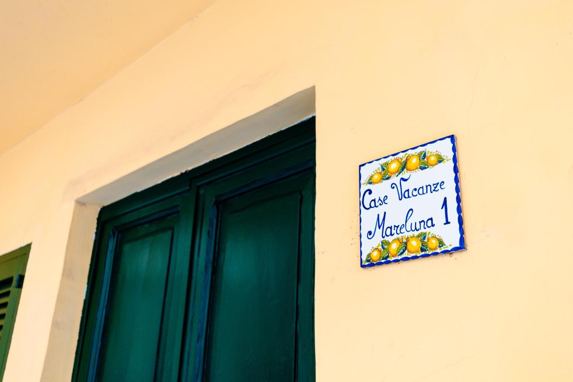 Mare Luna - Appartamento Nel Centro Storico Di Salerno Buitenkant foto